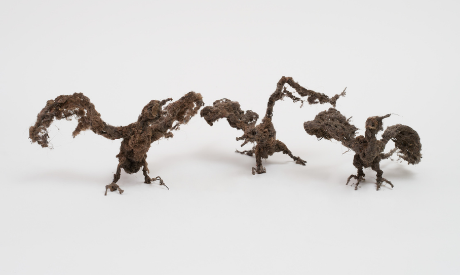 Hirondelles, 2017, poussière sur structure métallique © Lionel Sabatté, ADAGP, Paris, 2026 / © Musée de la Chasse et de la Nature, Paris/ David Giancatarina ADAGP